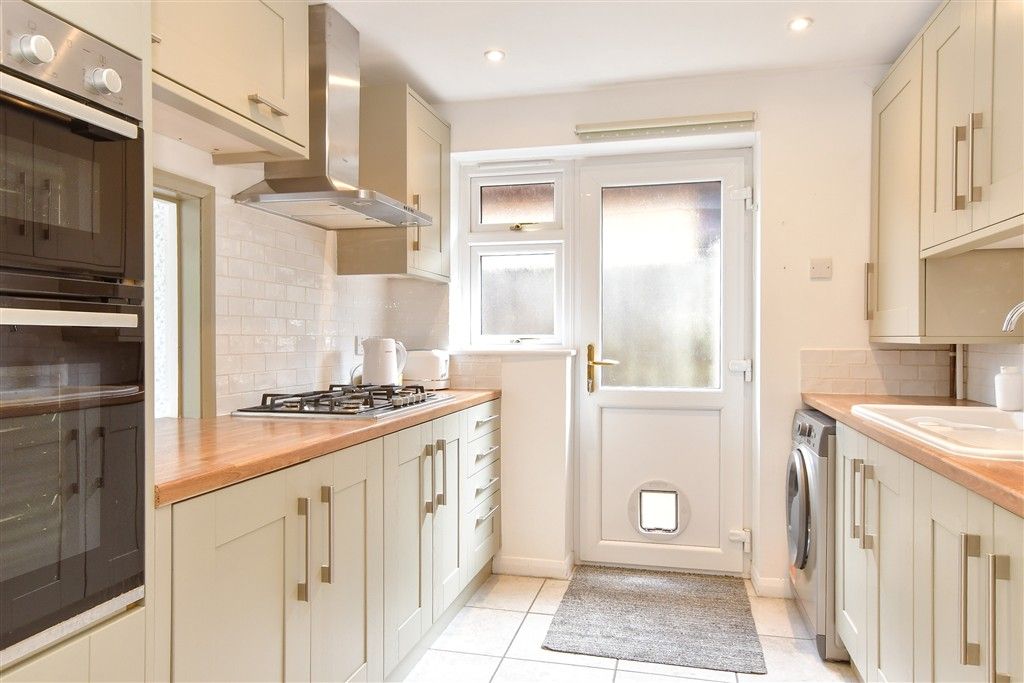Property photo 3 of 14 Kitchen