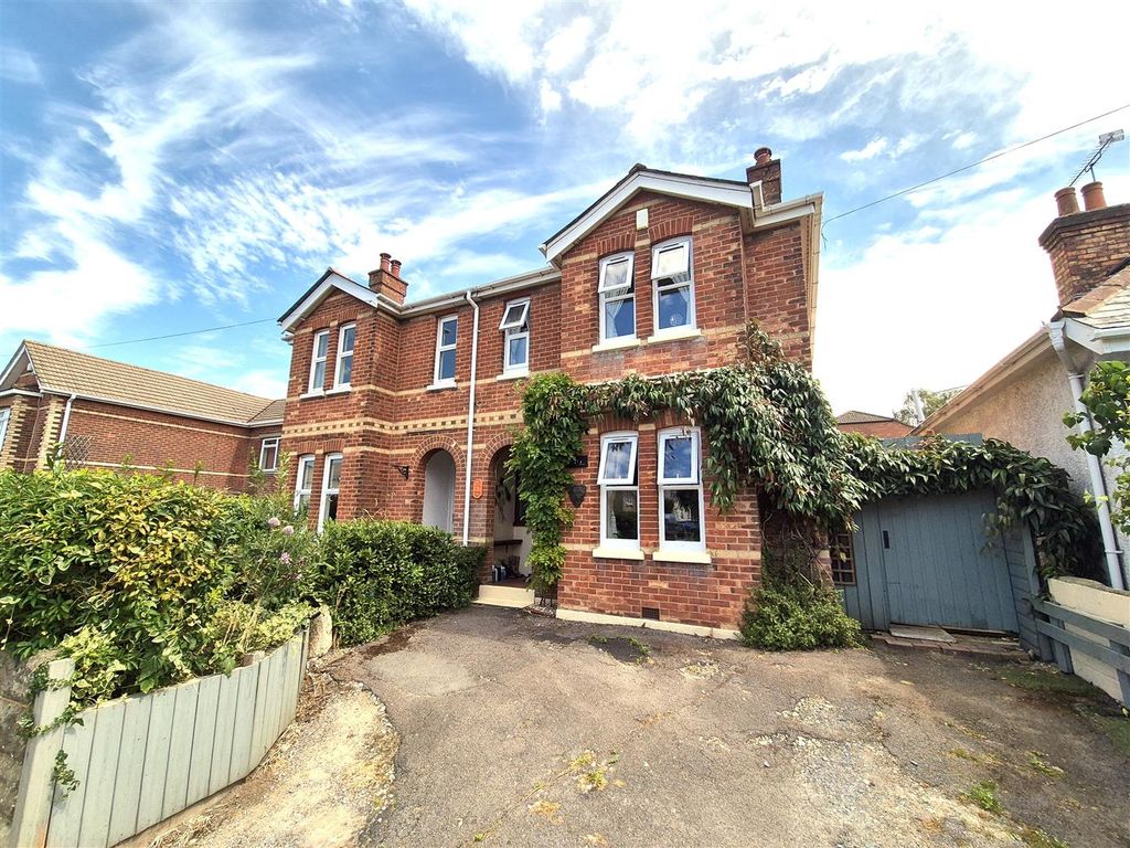 Property photo 1 of 17 76Uppfr.Jpg