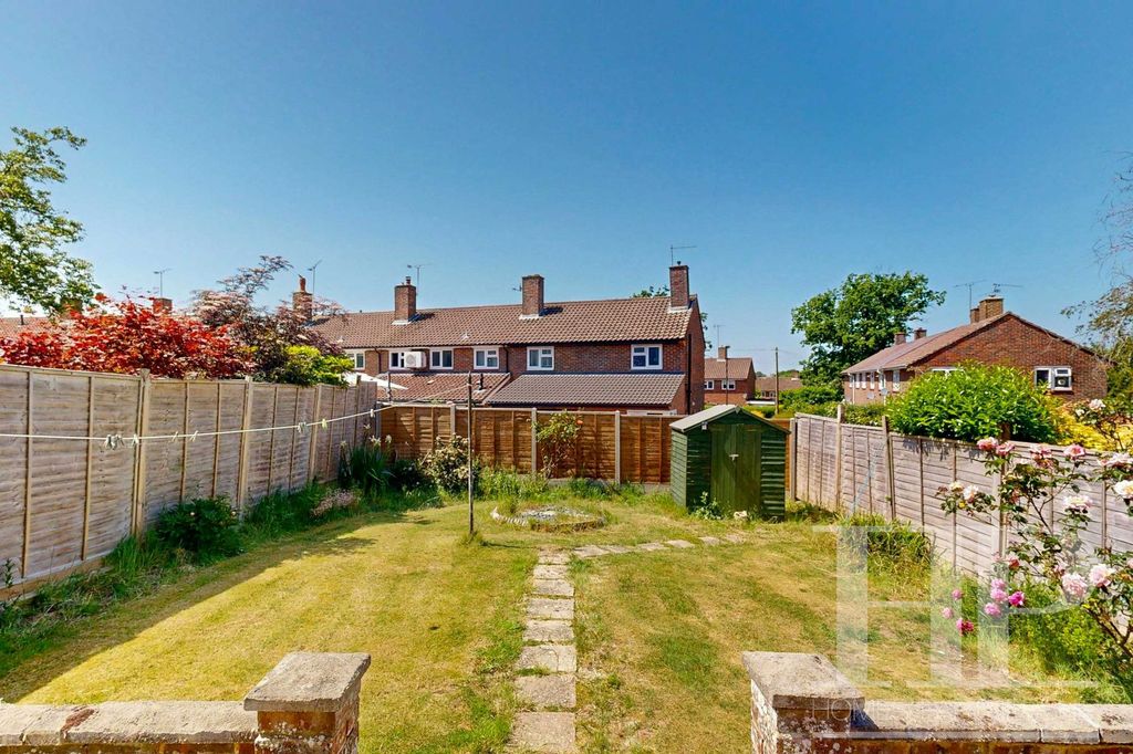 Property photo 2 of 18