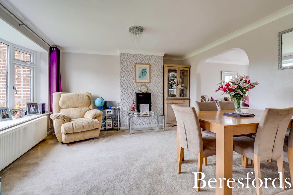 Property photo 3 of 18 Picture No. 02