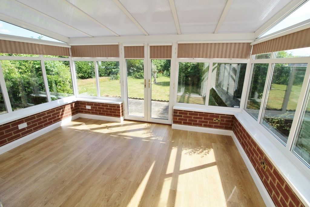 Property photo 2 of 15 Conservatory
