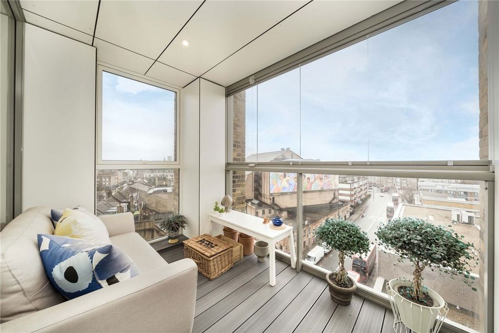 Property photo 2 of 13