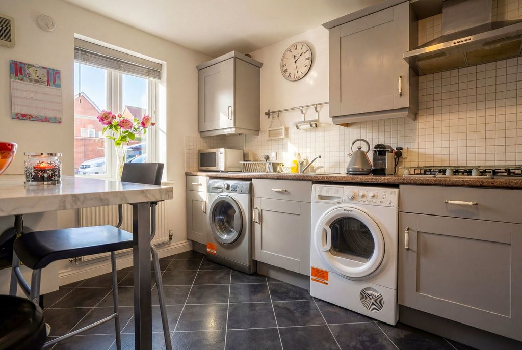 Property photo 2 of 24