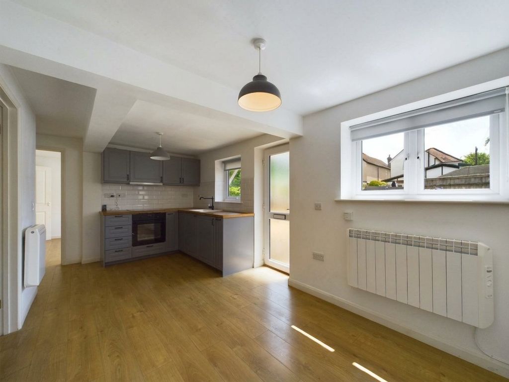 Property photo 1 of 6 Picture No. 10