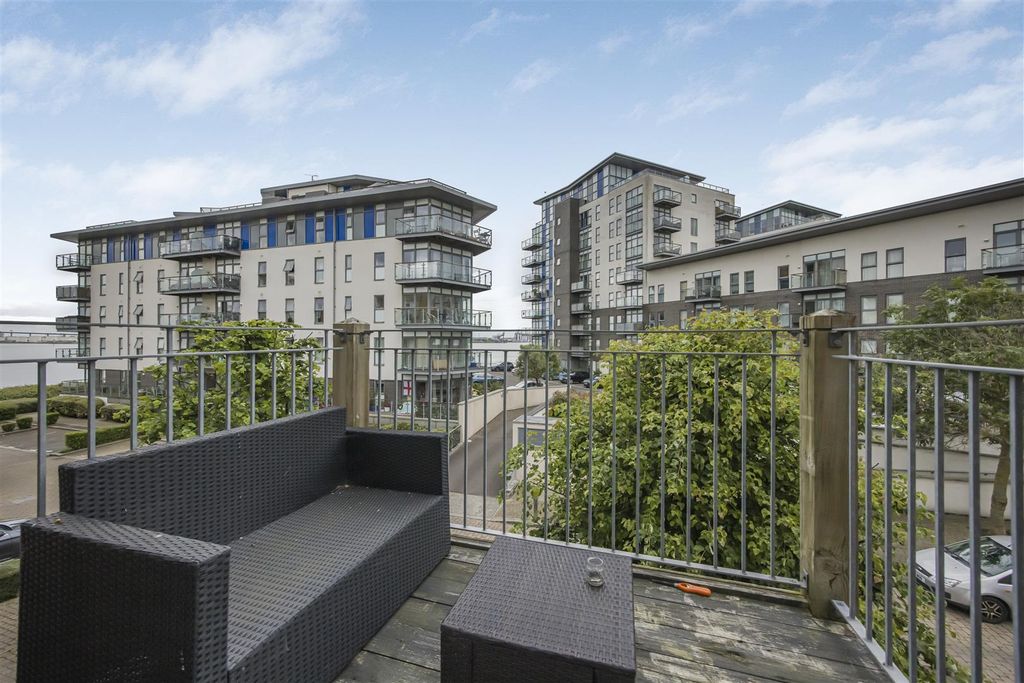 Property photo 2 of 15 Balcony