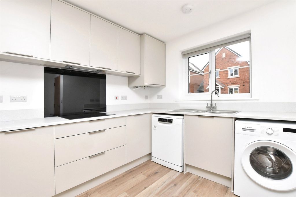 Property photo 2 of 15 Kitchen