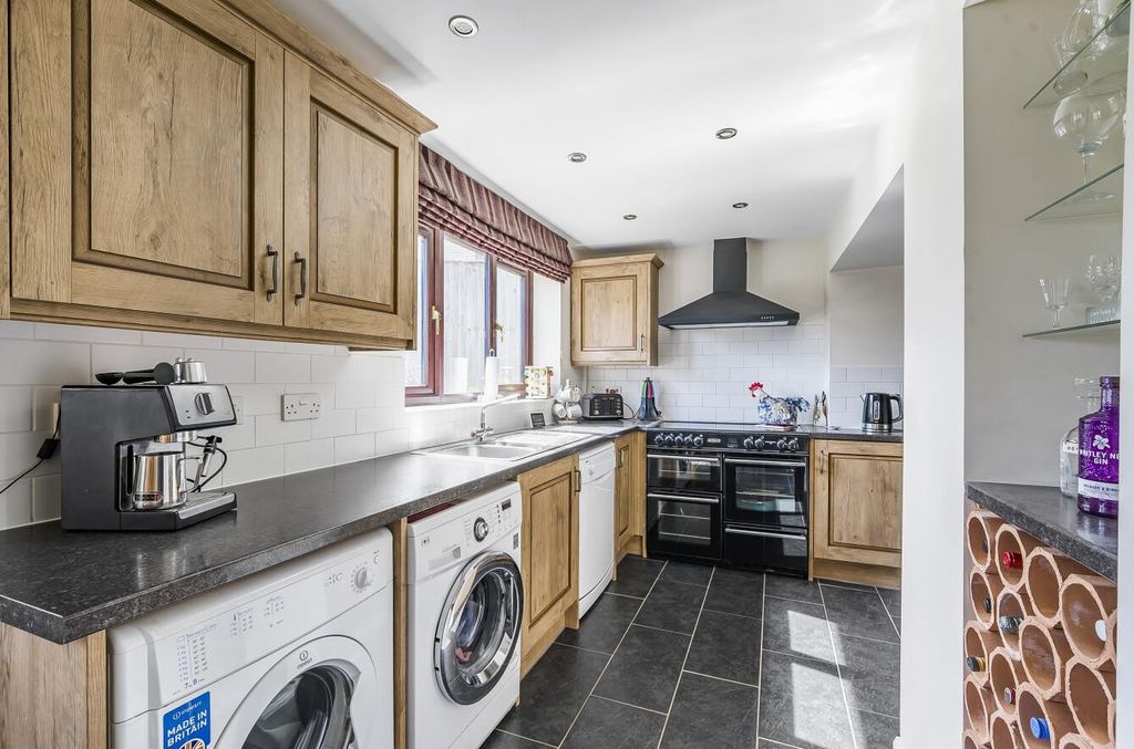 Property photo 3 of 29 Kitchen