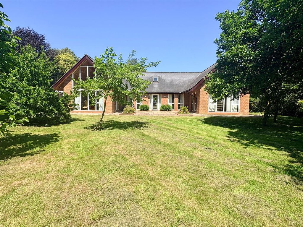 Property photo 1 of 10