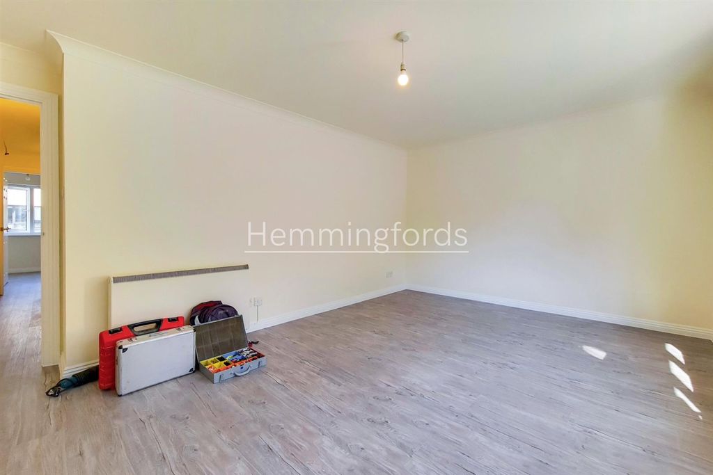 Property photo 3 of 13