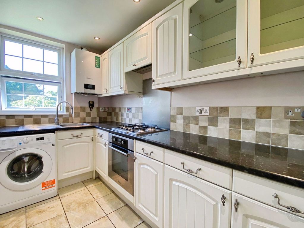 Property photo 3 of 8 Kitchen