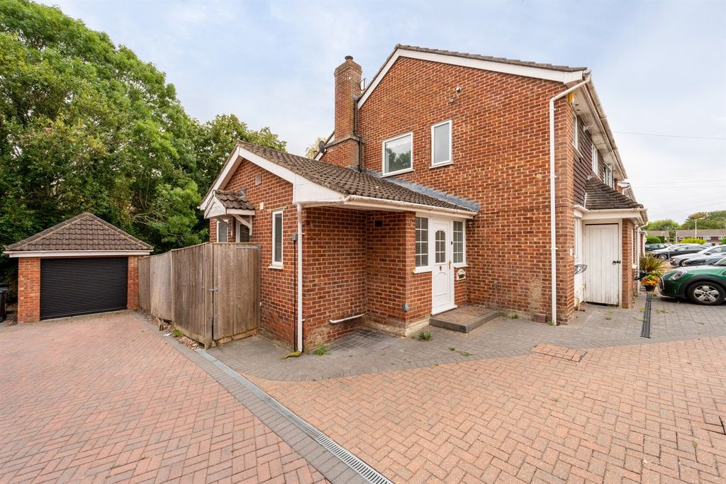 Property photo 1 of 17 (Main)