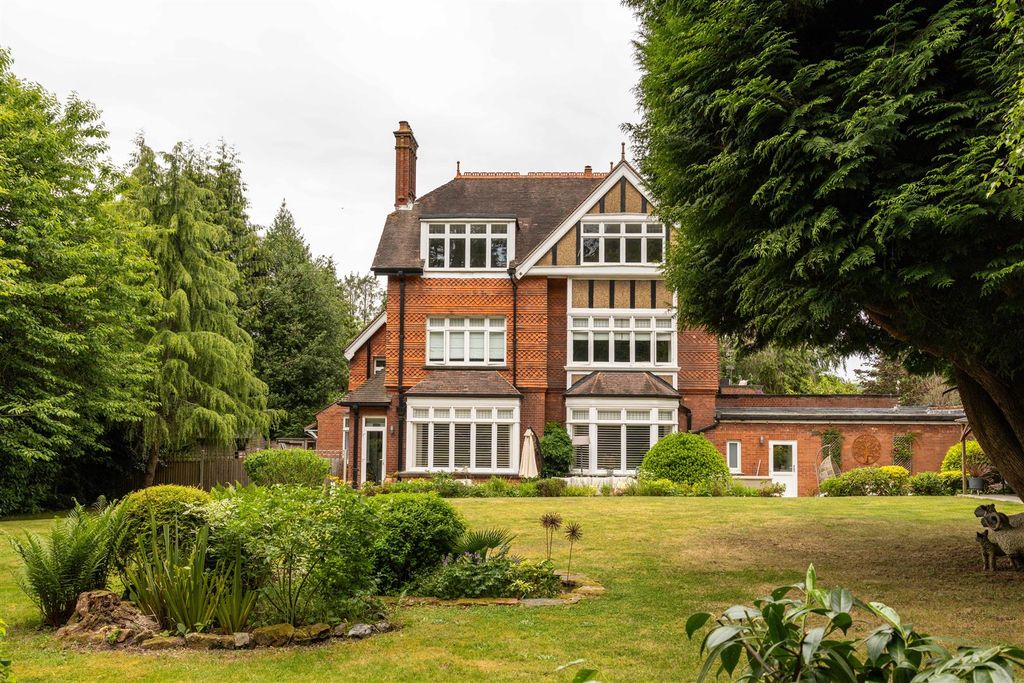 Property photo 1 of 37