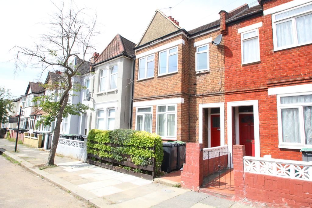Property photo 2 of 13