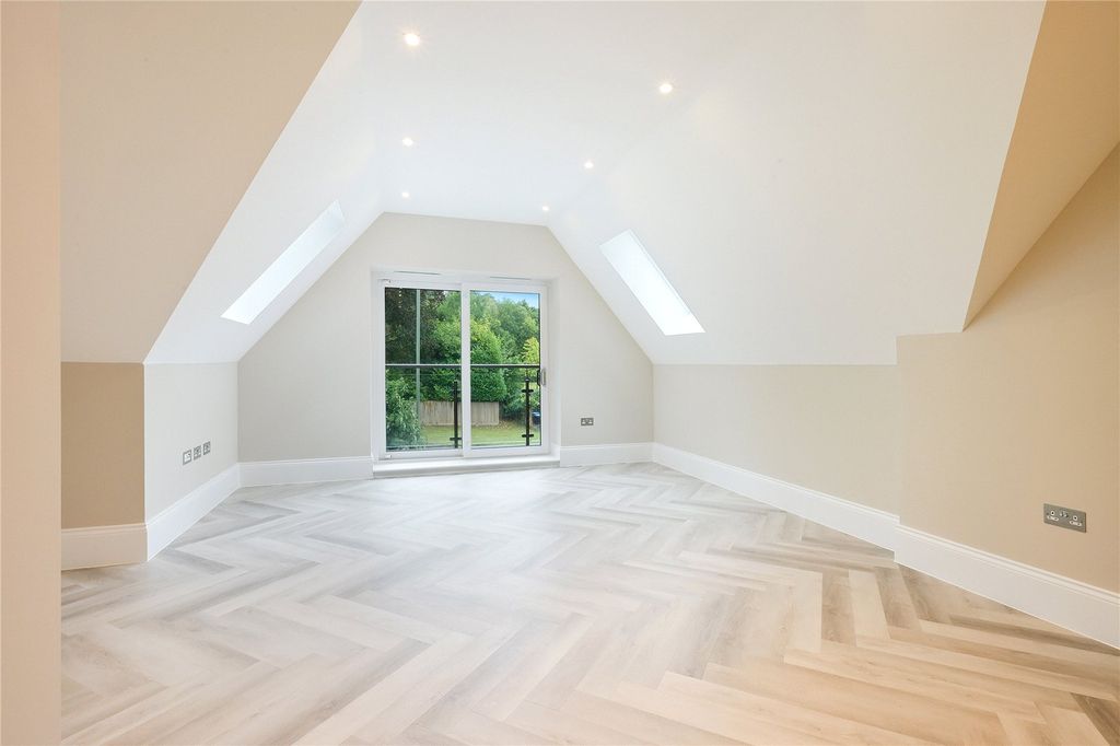 Property photo 2 of 12 Reception