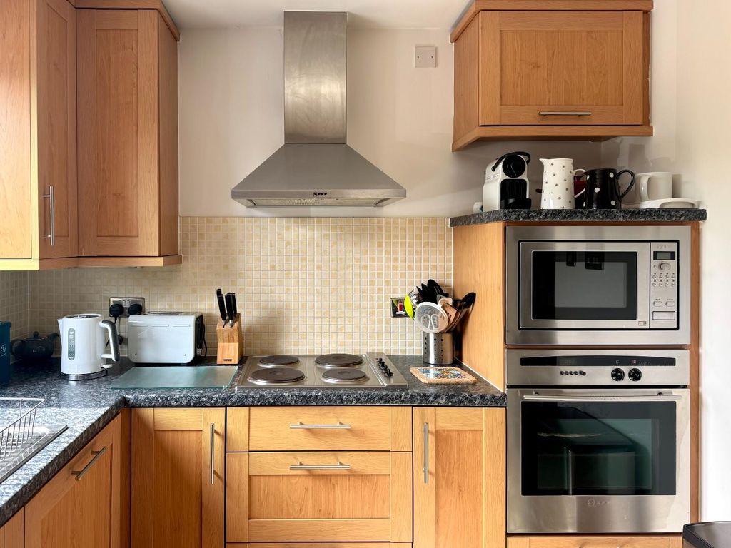 Property photo 3 of 16 Kitchen
