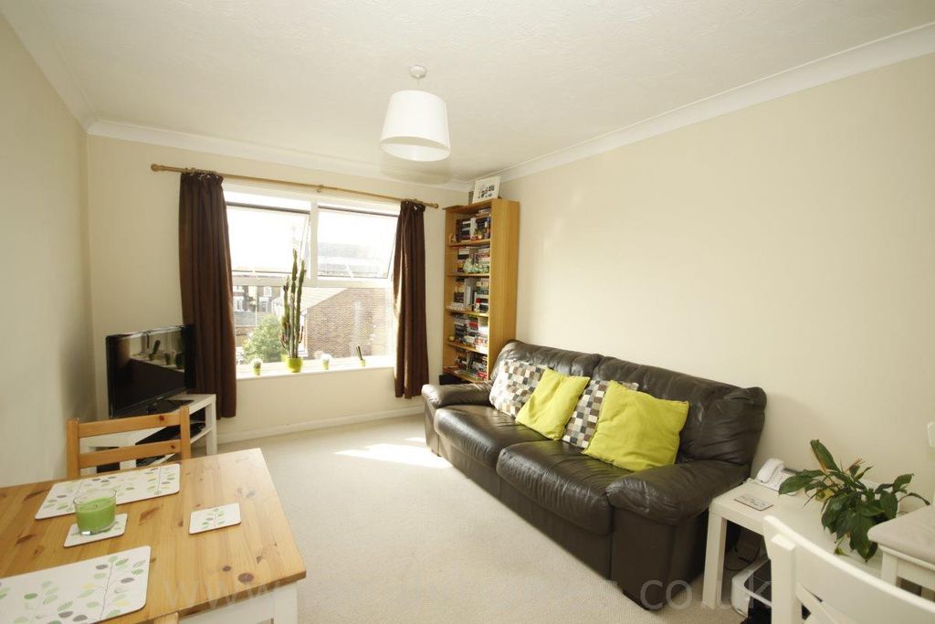 Property photo 1 of 5 Central 1 Bedroom Apartment