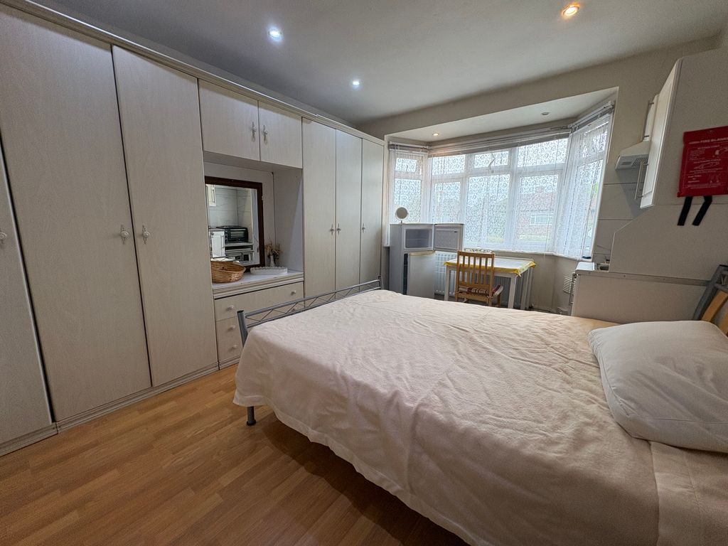 Property photo 2 of 13 Img_3048