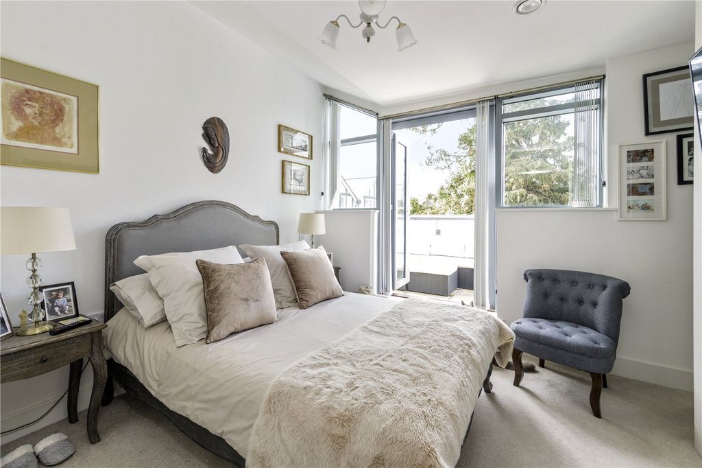Additional image 8 of 2 bed flat for saleUplands Road, Guildford, Surrey GU1