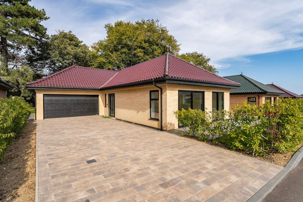 Property photo 1 of 24