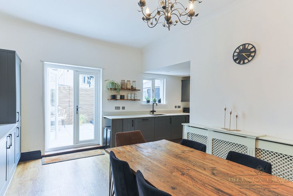 Property photo 3 of 14 4404284