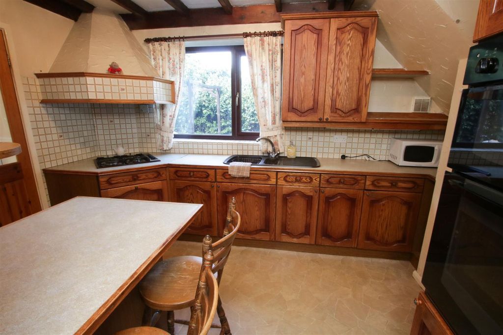 Property photo 2 of 21 Kitchen