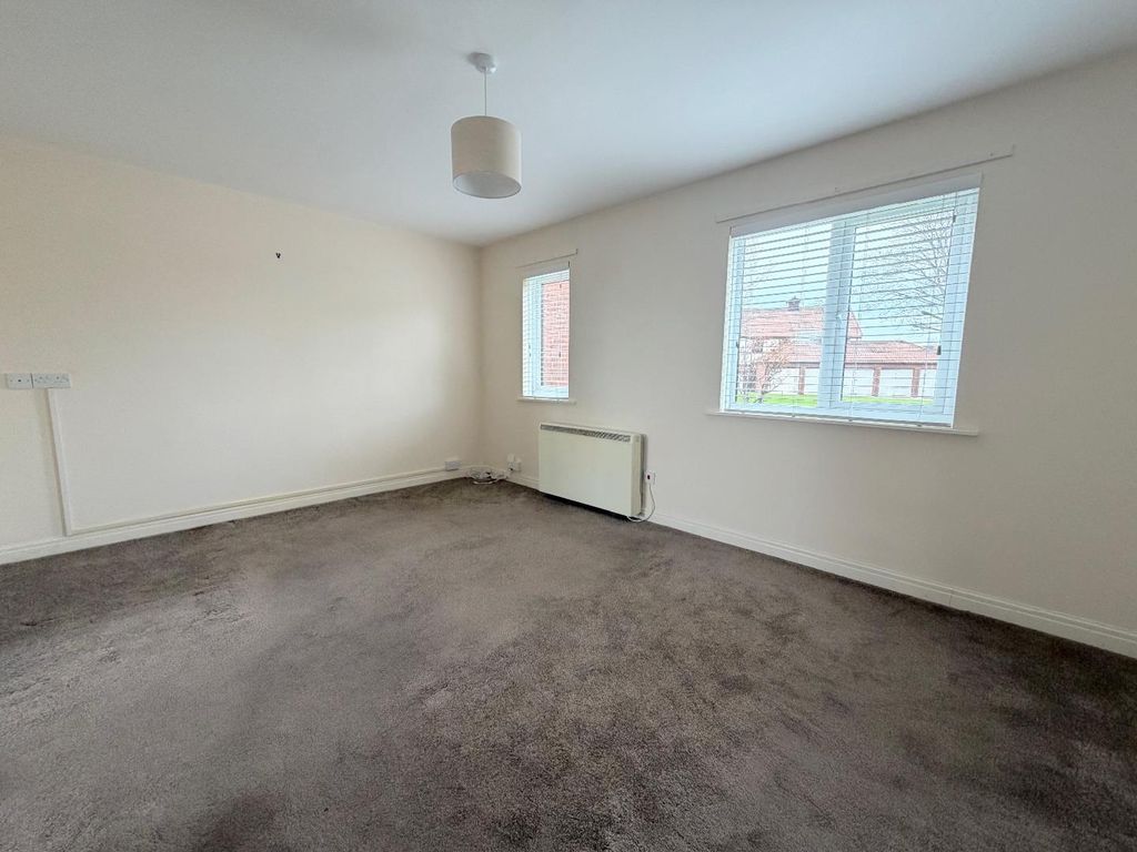 Property photo 2 of 10 Lounge