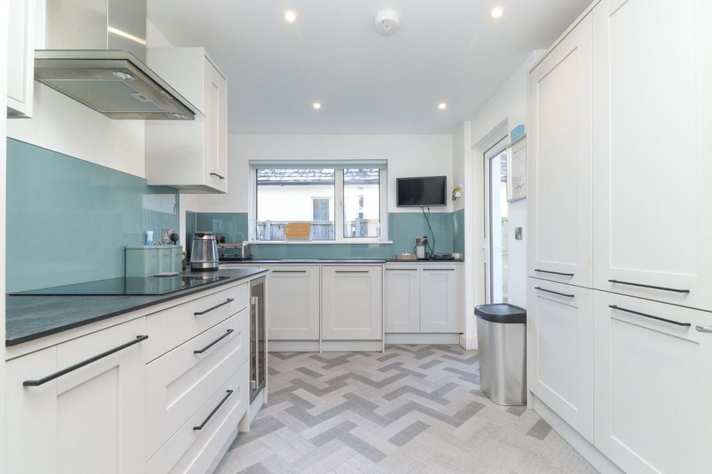 Property photo 3 of 15 Picture 3