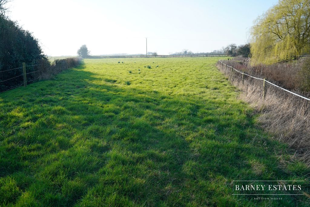 Property photo 2 of 6 Photo 2