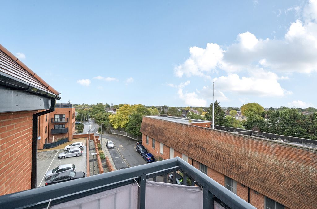 Property photo 3 of 8