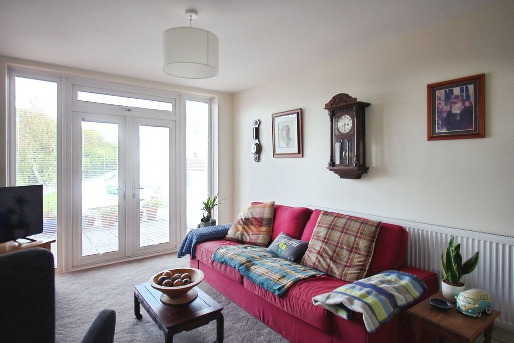 Property photo 2 of 31
