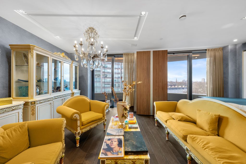 Property photo 1 of 14 Living Room