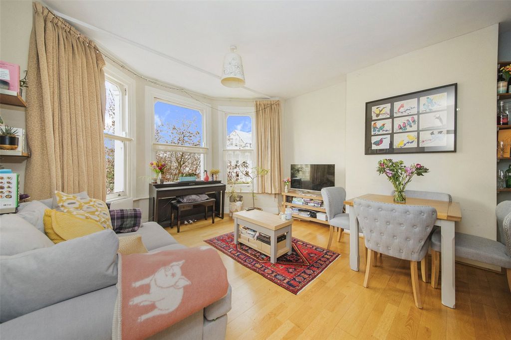 Property photo 2 of 5 Picture No. 24