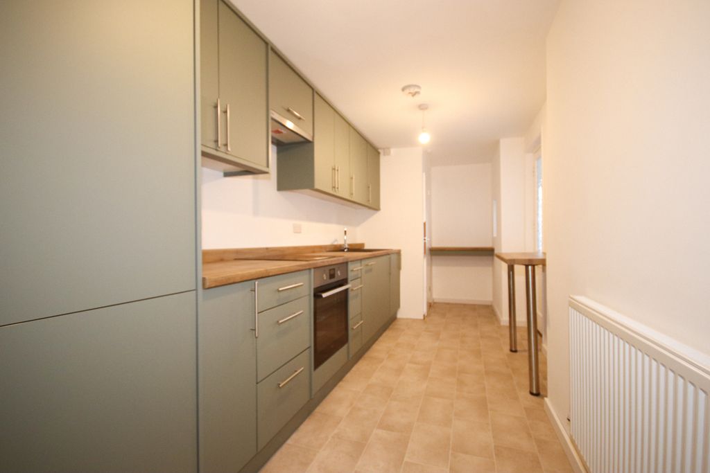 Property photo 3 of 15 Kitchen