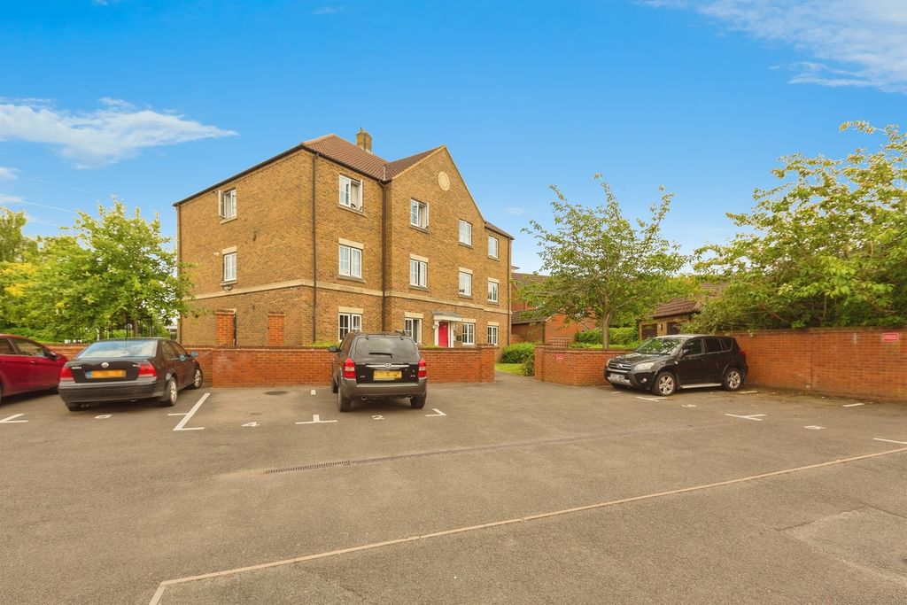 Property photo 2 of 17