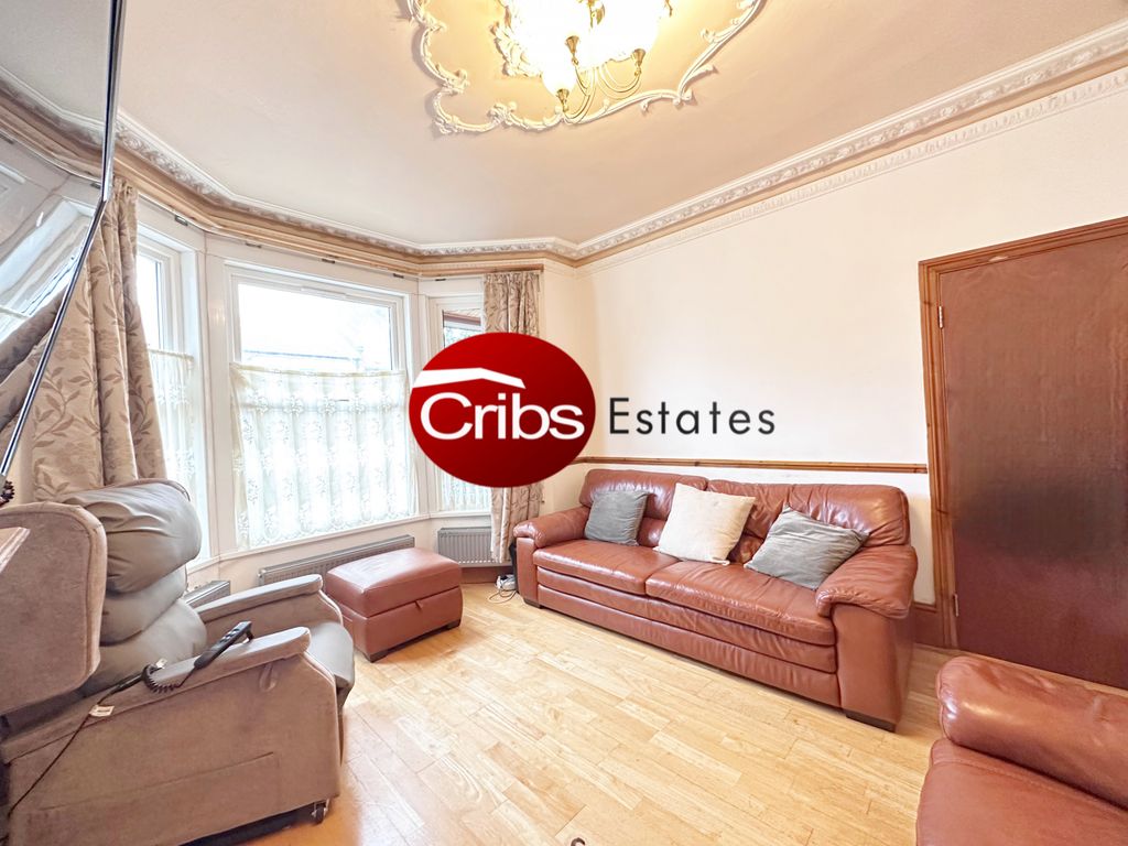 Property photo 1 of 12 4 Bedroom House Available In Se18