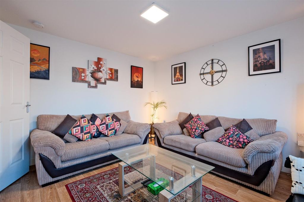 Property photo 3 of 23