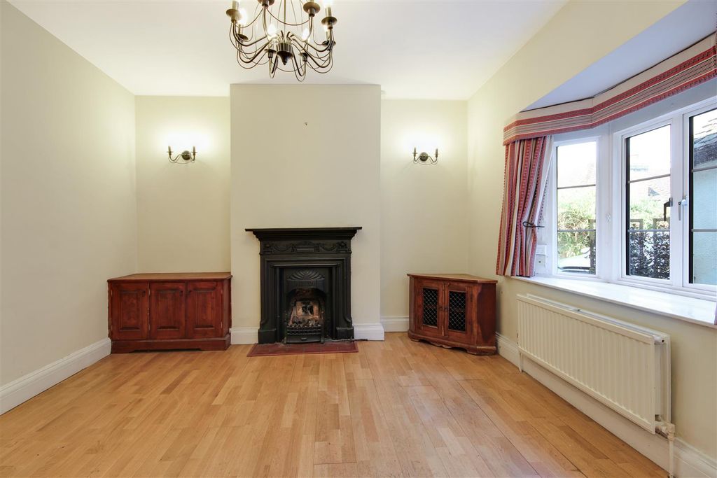 Property photo 2 of 22 Sitting Room