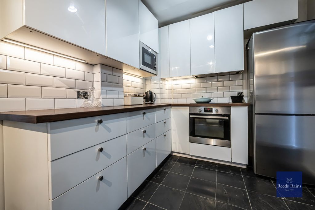 Property photo 2 of 14 Kitchen