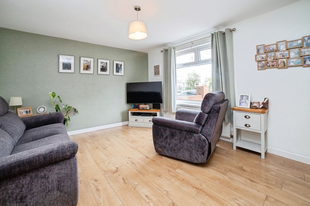 Property photo 2 of 16 Pbox-Img.Jpg