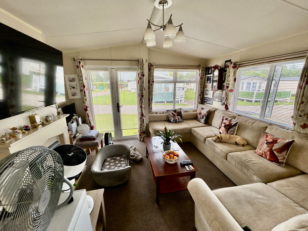 Property photo 2 of 13 Img_E3013