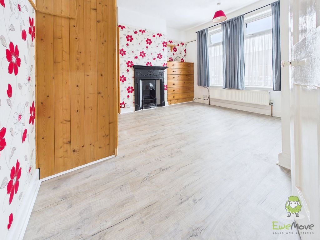 Property photo 3 of 24 Cam01543G0-Pr0179-Still025