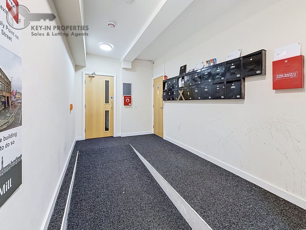 Property photo 2 of 11 Ground Floor Entrance