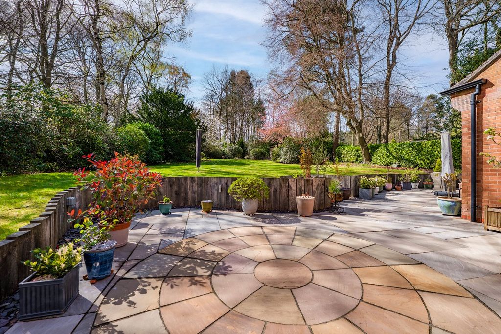 Property photo 2 of 43 Picture No. 52