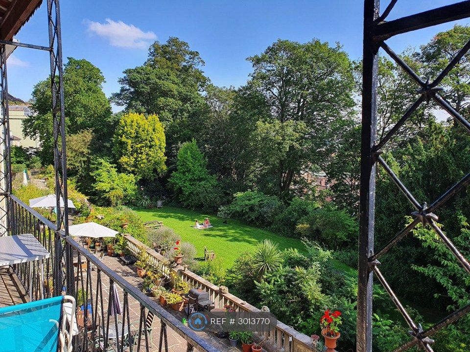 Property photo 2 of 17 Private Balcony And Enormous Shared Garden