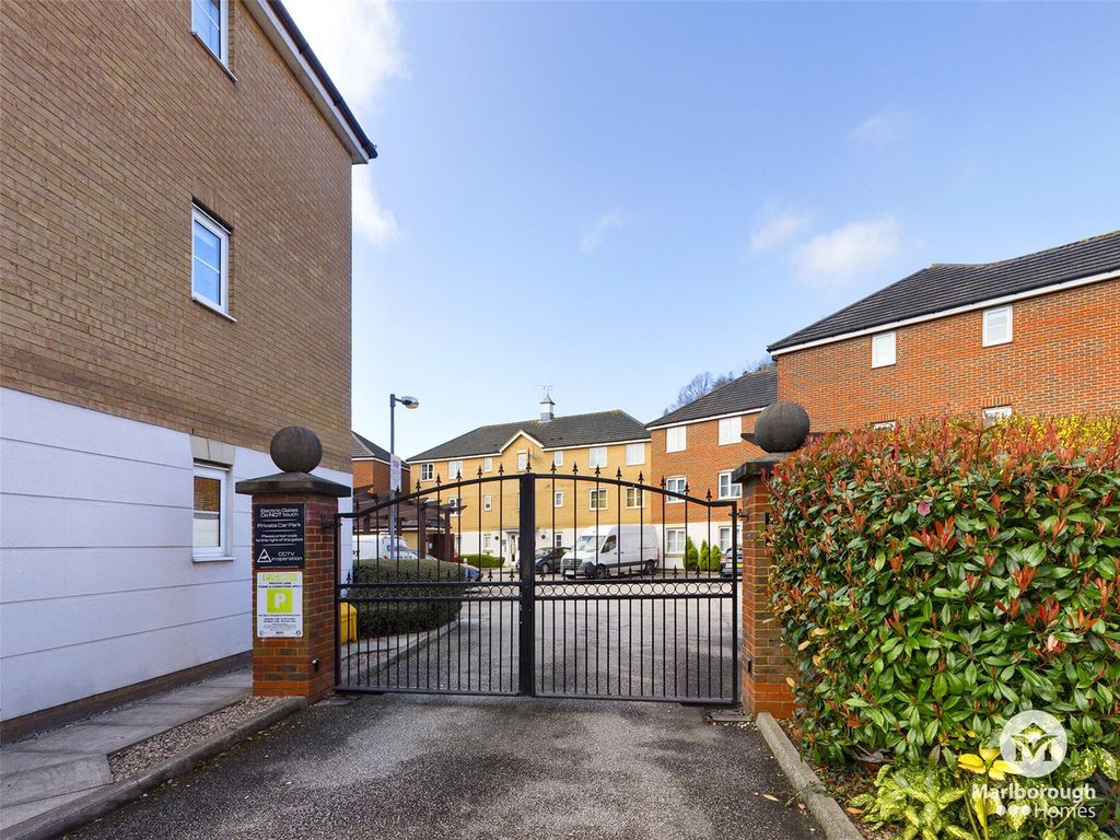 Property photo 1 of 18 Sachfield Drive