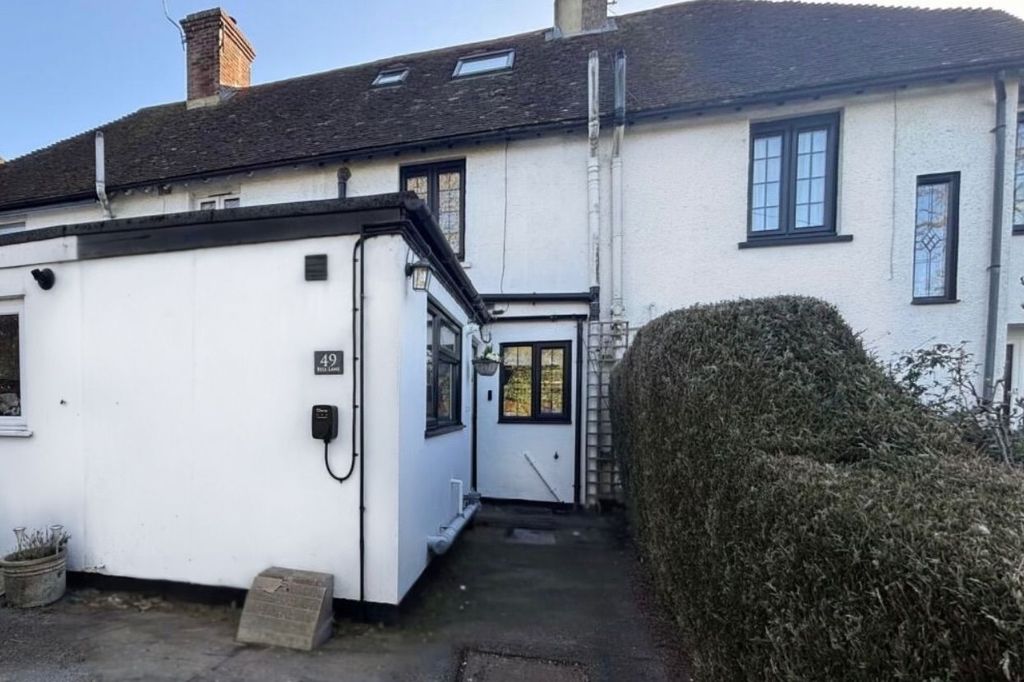 Property photo 2 of 20