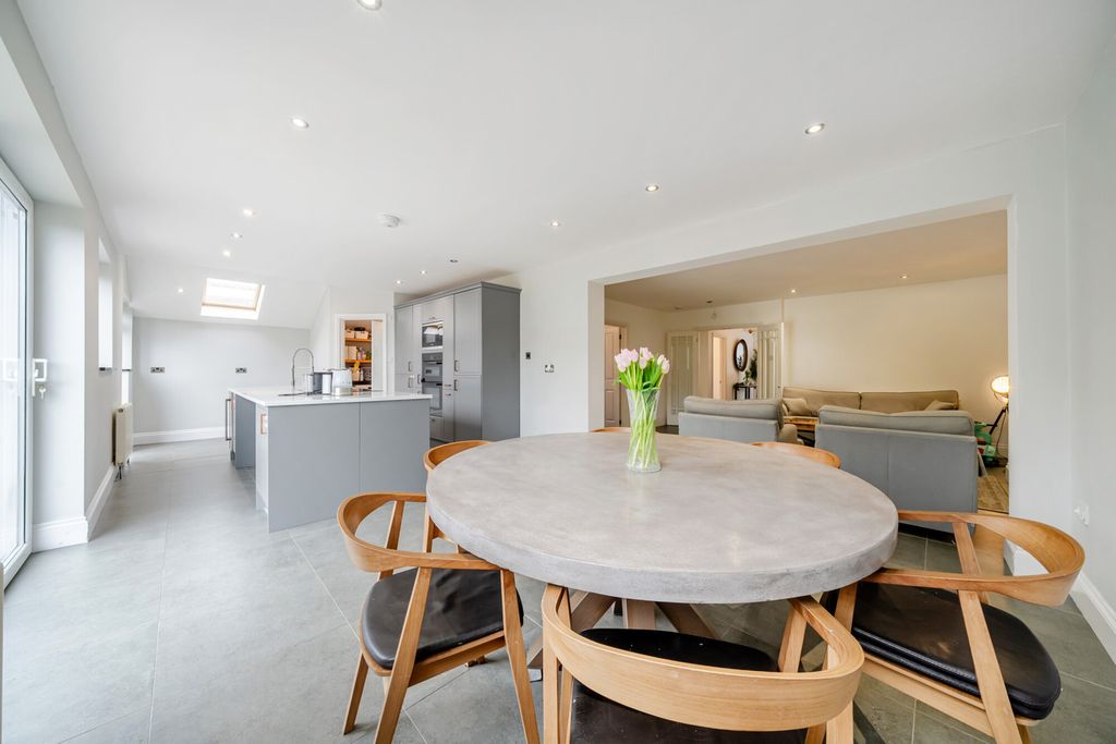 Property photo 2 of 21 Dining Room