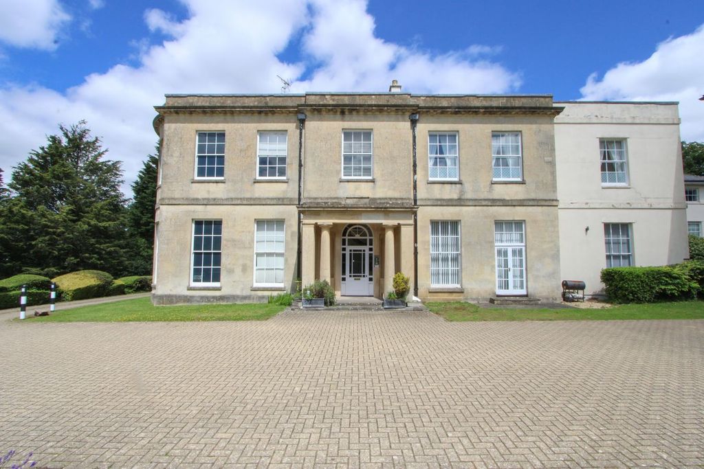 Property photo 1 of 21