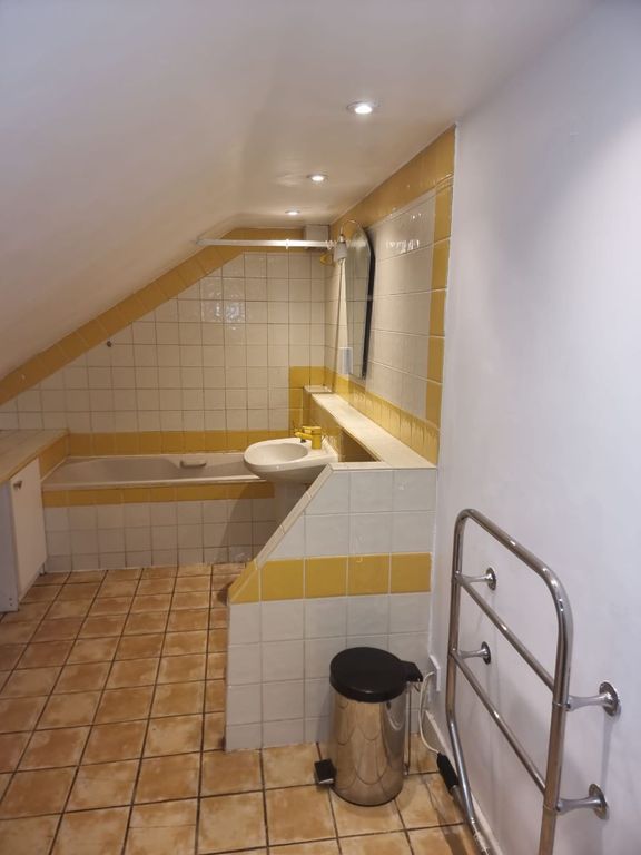 Property photo 2 of 3