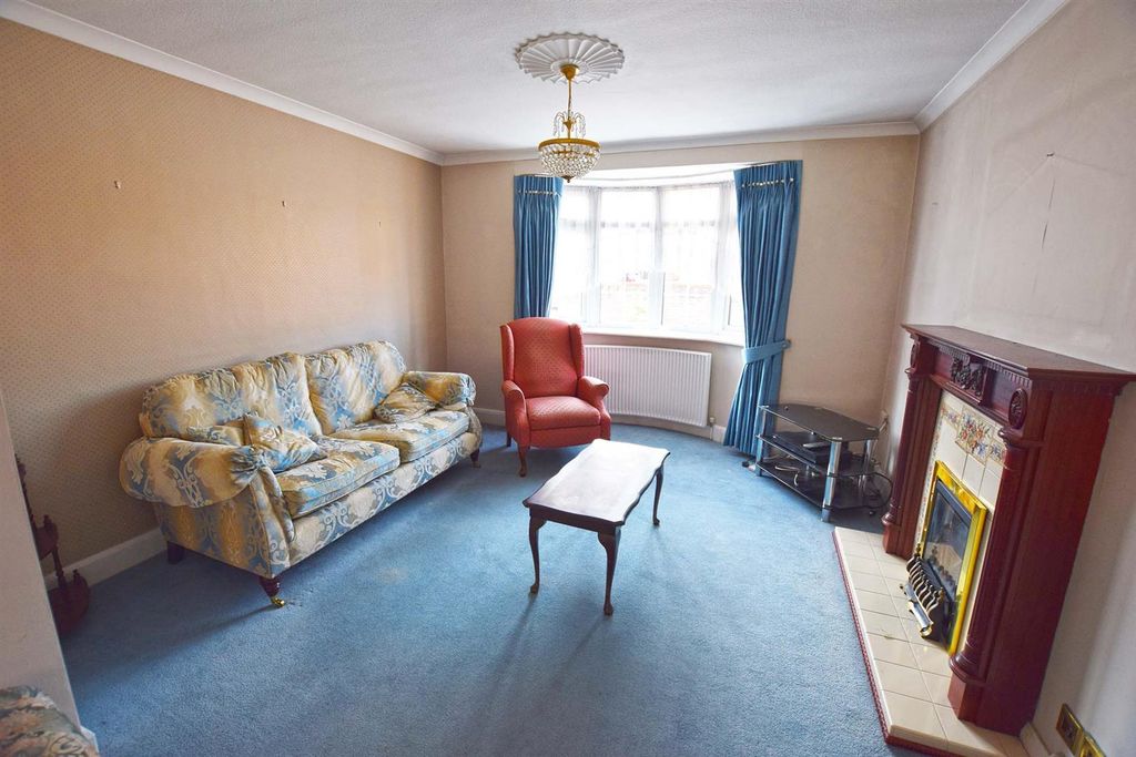 Property photo 2 of 29